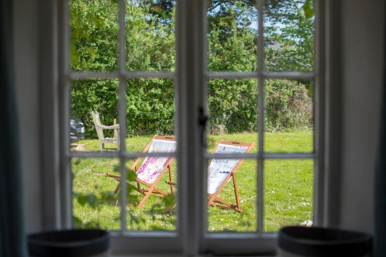 Adorable Two Bed Norfolk Broads Holiday Home - River Views With Moorings & Fishing Stalham Buitenkant foto